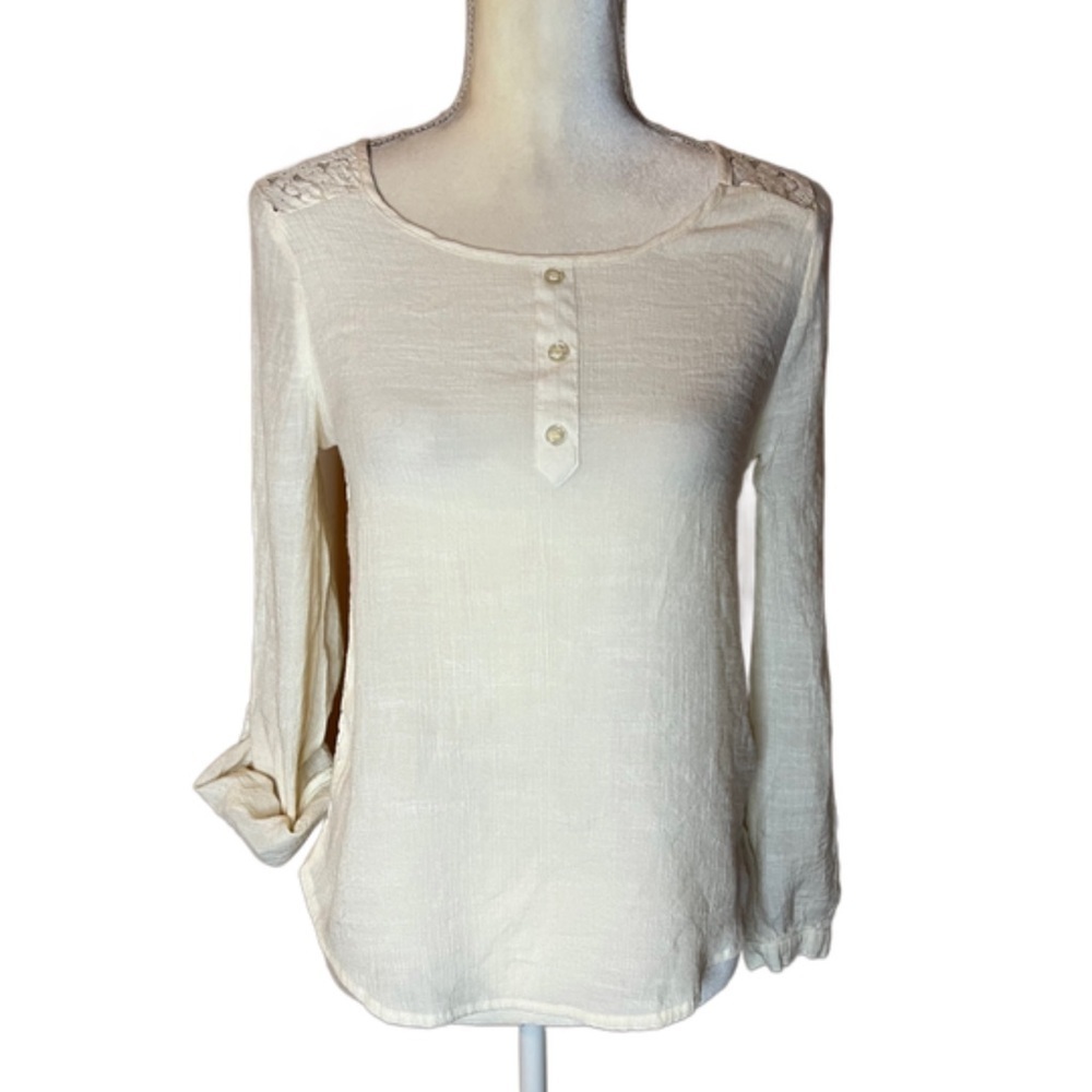 ⭐️ 3 For $15 Mine Lace Long Sleeves Top